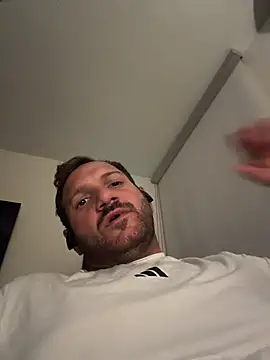 JonJ0 online show from April 3, 12:58 pm