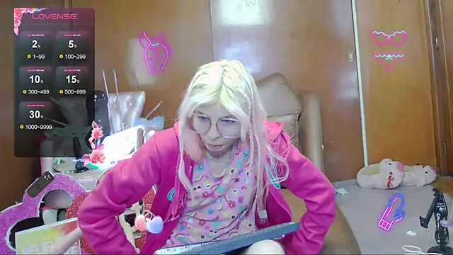 Skinygirl online show from November 14, 11:27 pm