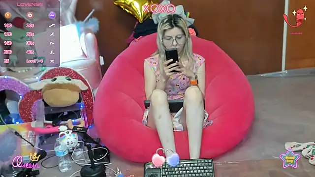 Skinygirl online show from July 25, 1:56 am