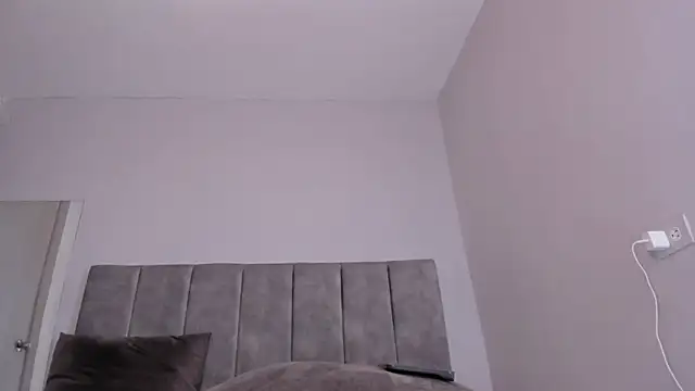 taylor suxx online show from March 13, 8:10 pm