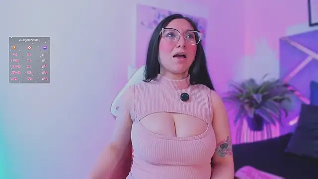 lucy neil online show from December 20, 3:10 am