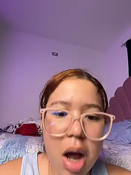 Lucyklein2022 online show from October 19, 11:51 pm