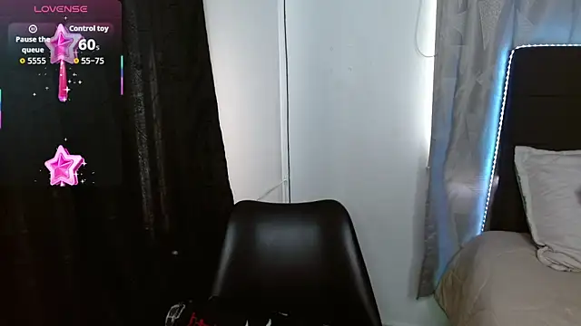 vaness weet online show from October 24, 8:16 pm