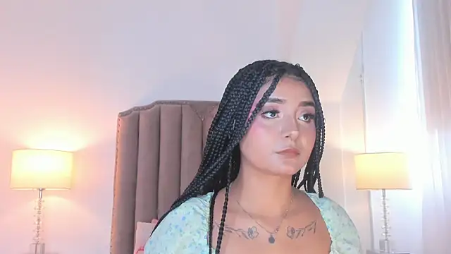 Emma Torres   online show from June 10, 12:37 pm