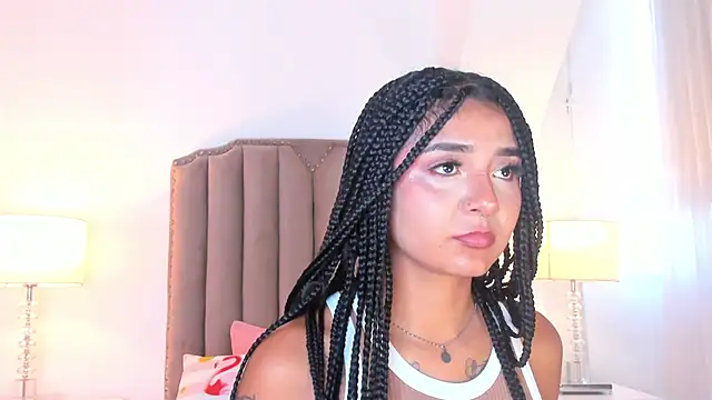 Emma Torres   online show from March 16, 12:09 pm