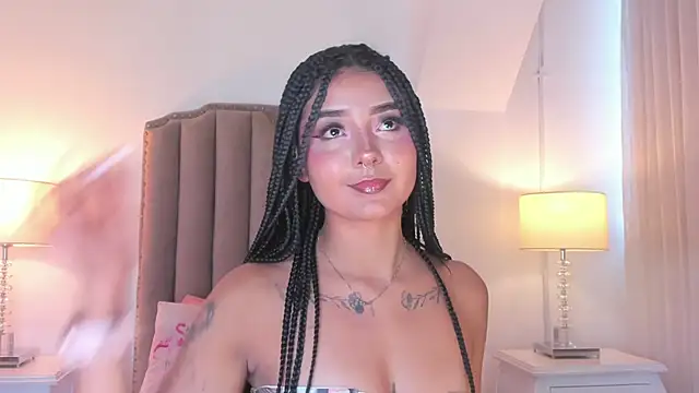 Emma Torres   online show from June 18, 12:32 pm