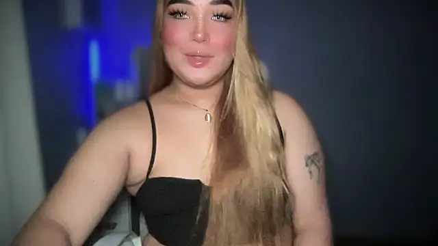 Snapshot of MistressOf_Americaxxx chatting on September 19, 1:15 am MistressOf Americaxxx online show from September 19, 1:15 am