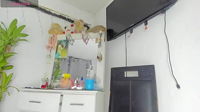 khalyn jenner online show from September 21, 11:25 pm