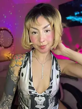 Cinamoonn online show from April 28, 6:12 pm