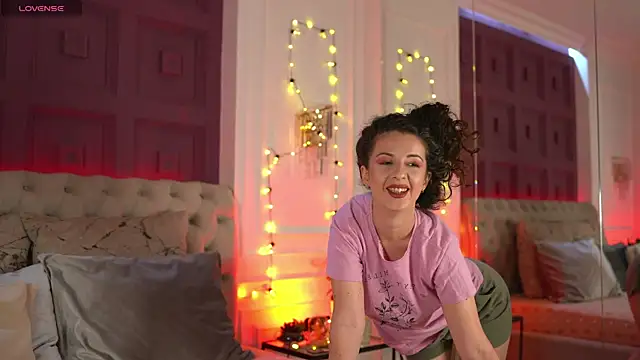 AnaAnais online show from August 5, 3:07 pm