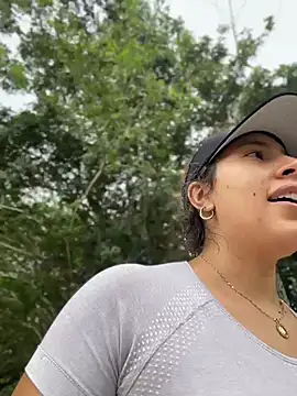 daniela henao online show from July 26, 6:04 pm