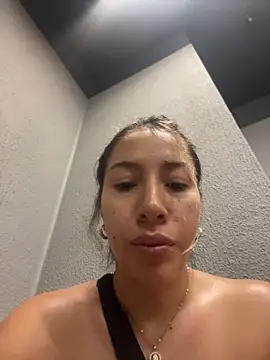 daniela henao online show from June 10, 11:03 pm
