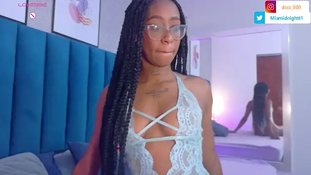 MiaMidnnightt online show from May 2, 12:30 pm