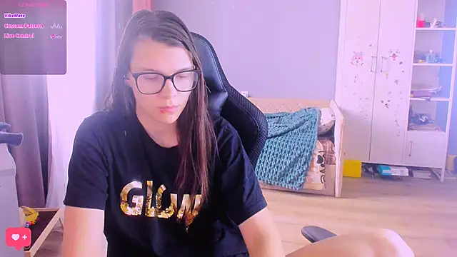 MollyLollipop online show from March 10, 6:06 am