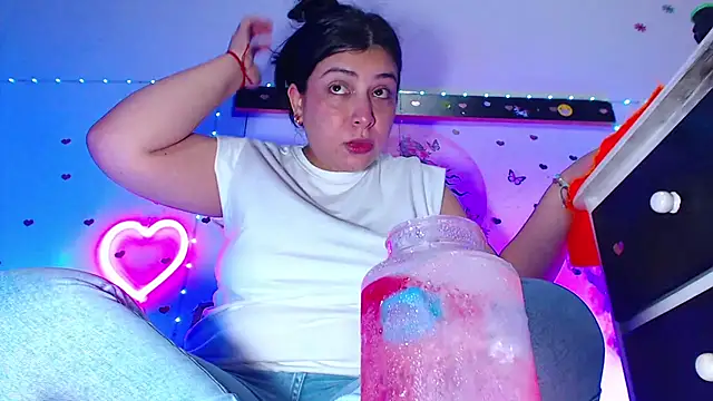 oliviarodriguez2u online show from May 1, 10:02 pm