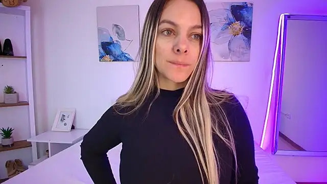 Isabella Harley online show from July 15, 1:27 pm