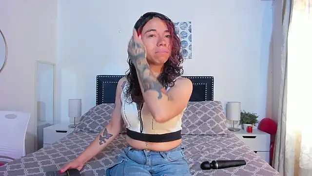 ZulyMichels online show from March 6, 1:06 pm