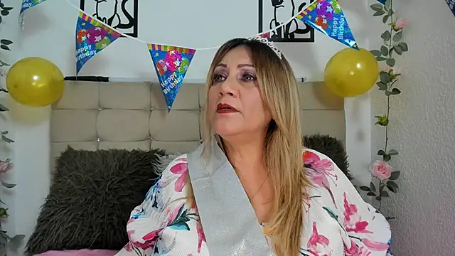 yayita mature online show from June 10, 3:22 pm