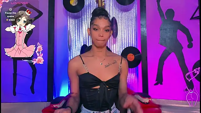 nickyminach  online show from July 3, 7:42 pm