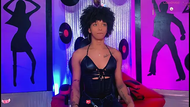 nickyminach  online show from July 22, 7:48 pm