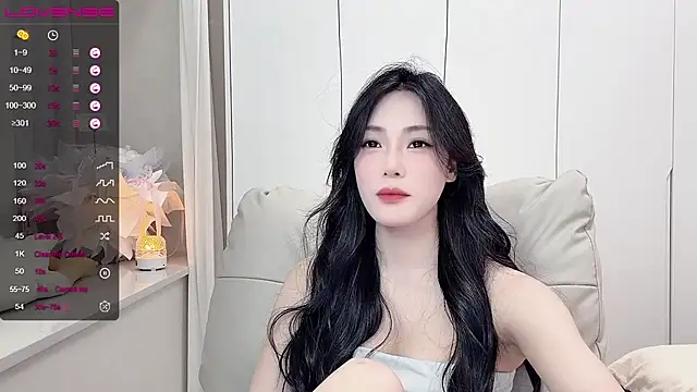 uuxiaocai online show from April 21, 12:45 pm