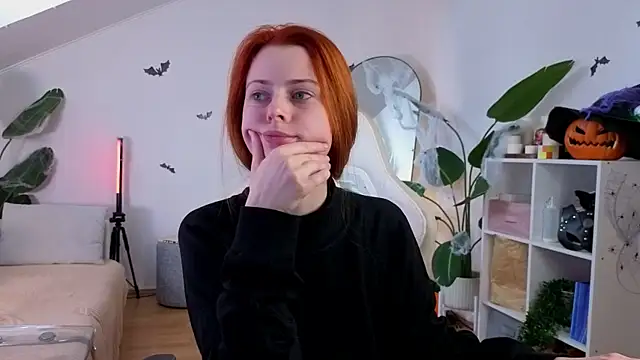 doll lesli online show from November 2, 9:34 am