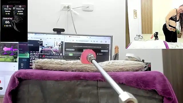 Paulina Davis  online show from July 3, 12:49 am