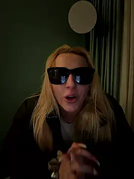 Strongqueen online show from January 12, 2:39 am