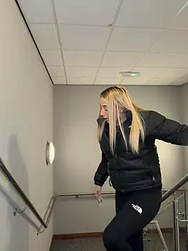 Strongqueen online show from February 12, 8:32 pm