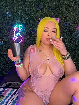 ThickAssRena online show from March 16, 7:01 am