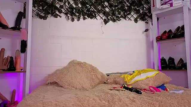 louise nails online show from June 19, 5:49 pm