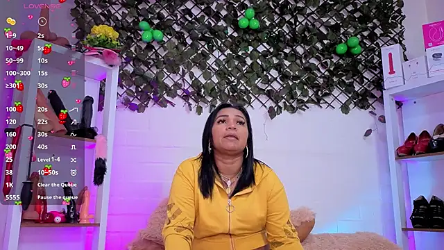 louise nails online show from July 2, 8:26 pm