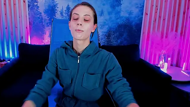 Snapshot of EmilyWilden chatting on October 3, 8:41 am EmilyWilden online show from October 3, 8:41 am