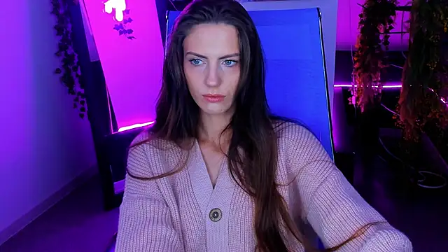 Snapshot of EmilyWilden chatting on September 15, 8:00 am EmilyWilden online show from September 15, 8:00 am