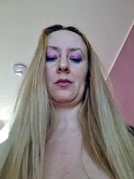 VictoriaMiami online show from March 18, 10:31 am