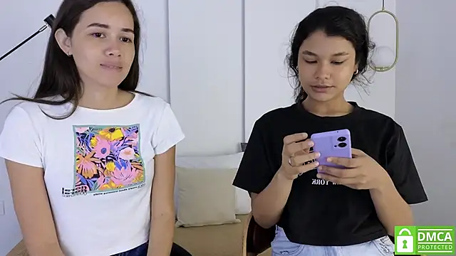 Snapshot of sexychanell_18 chatting on September 22, 12:58 pm sexychanell 18 online show from September 22, 12:58 pm
