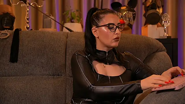 kelly kent online show from November 16, 1:18 am