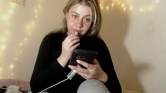 SweetSofty online show from August 6, 11:11 pm