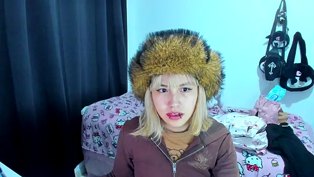 Akane-Mou online show from November 25, 1:30 am