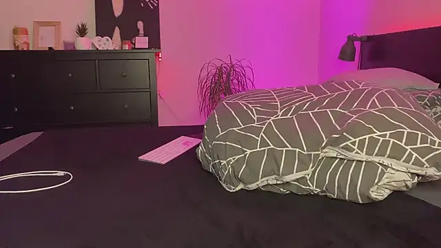 spottyyy online show from December 15, 8:14 pm