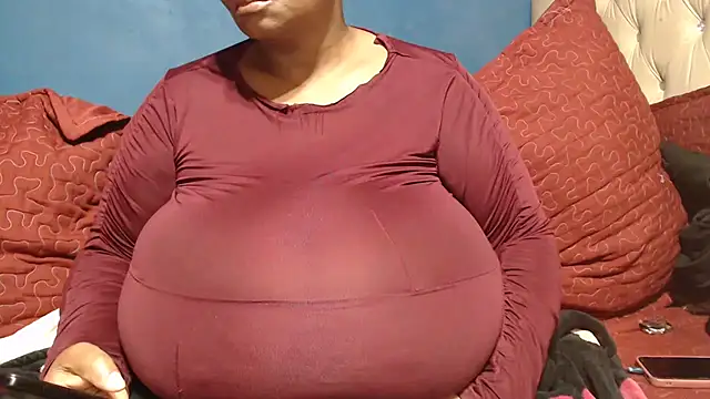 CUTEFIRMMELONSS online show from May 2, 3:21 am