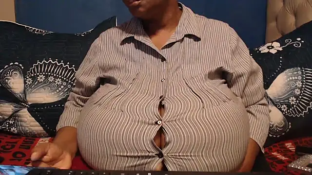 CUTEFIRMMELONSS online show from March 8, 4:16 am