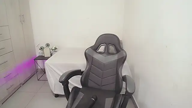 Youlittlepervertt  online show from January 8, 4:16 am