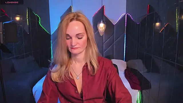 SaraSubtlety online show from October 3, 1:38 pm