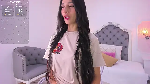 Valentina Ross  online show from June 3, 12:39 pm