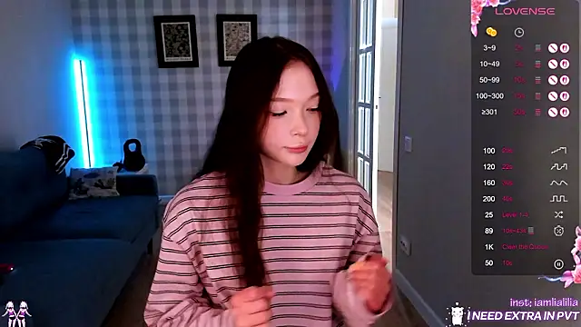 lialiliaa online show from February 24, 10:03 am