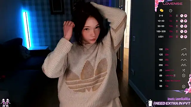 lialiliaa online show from February 6, 3:37 pm