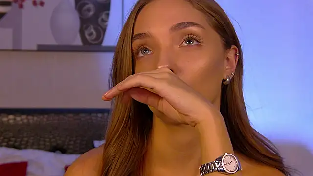 VirginieCruz online show from October 13, 7:38 pm