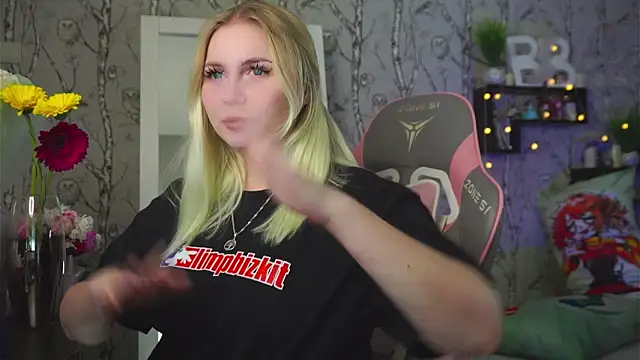 Moon Valkyrie online show from March 10, 10:19 am