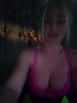 POPPY XO online show from November 1, 5:00 am